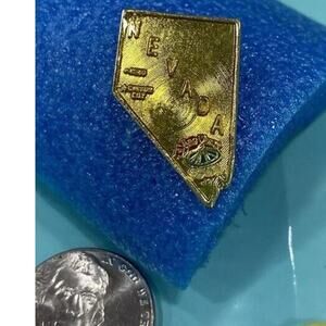 Lapel Pin Hat Tack Major Cities Map Shape Gold Color Nevada Travel Souvenir